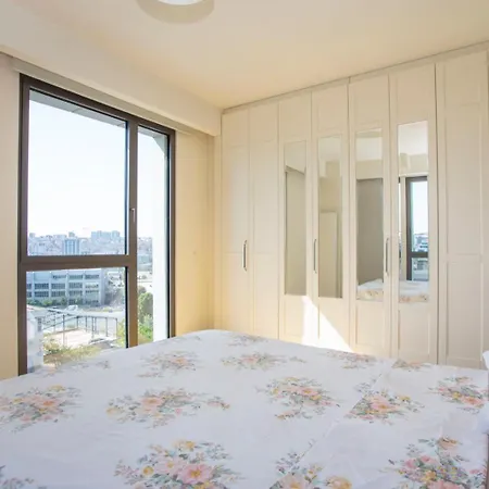 Divan - Guenesli Near Atakoey Metro Station * Isztambul