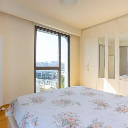 Divan - Guenesli Near Atakoey Metro Station * Istanbulská provincie