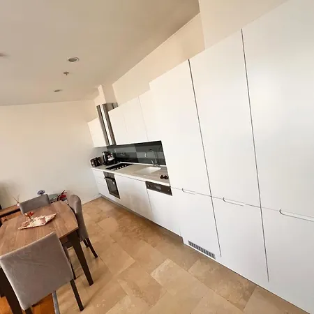 Divan - Guenesli Near Atakoey Metro Station