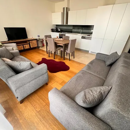 Divan - Guenesli Near Atakoey Metro Station *